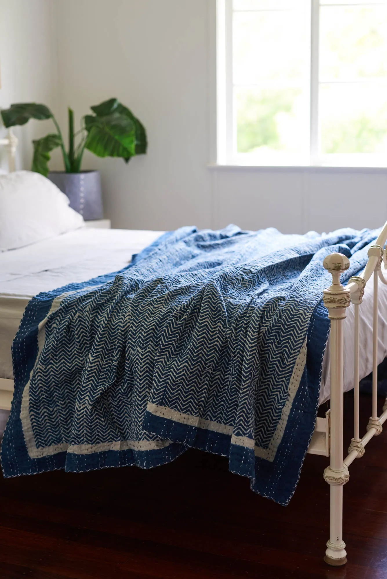 Kantha Quilt Indigo Zig Zag