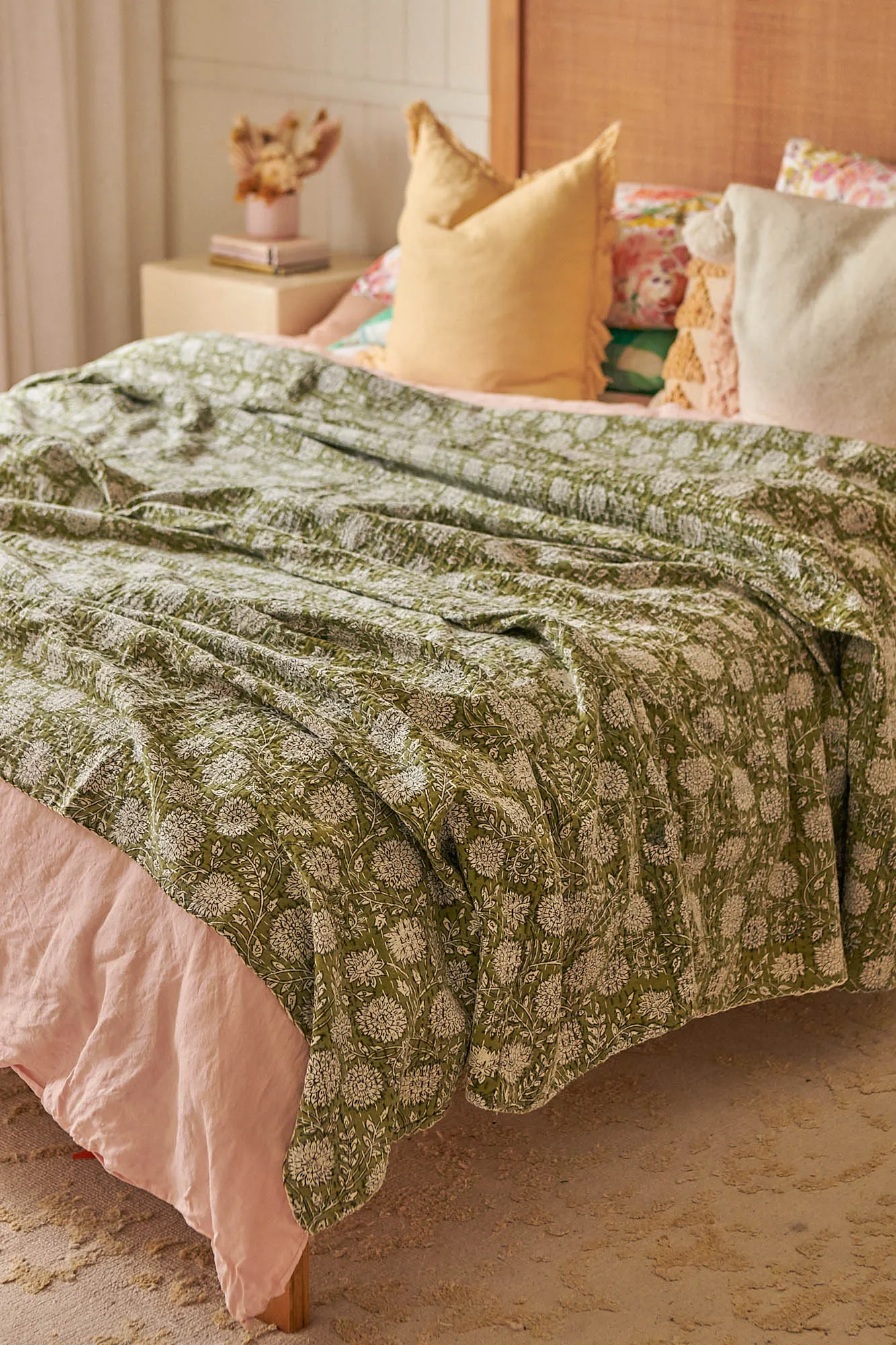 Kantha Quilt Sage Dahlia