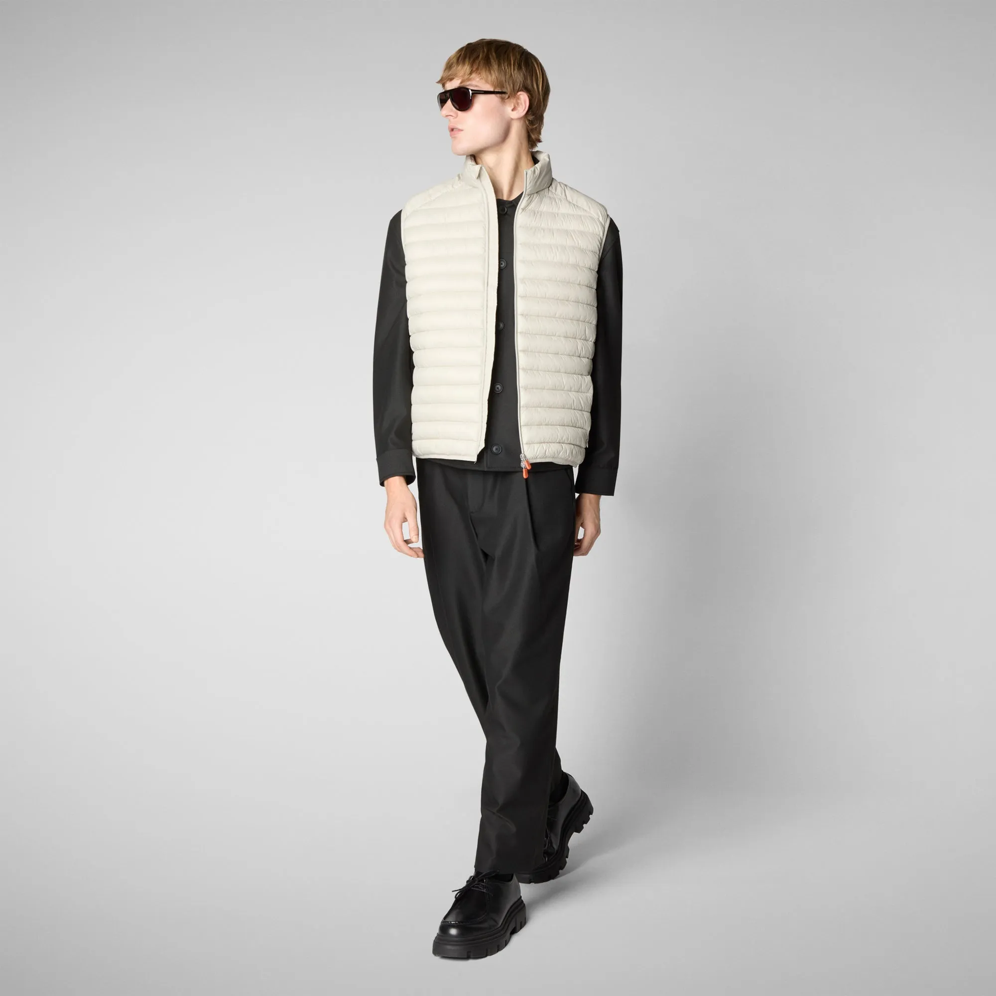 Man's quilted gilet Adam in rainy beige